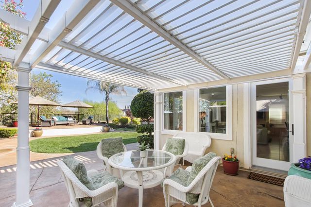 864 Spotted Pony Ln, Rocklin, CA 95765