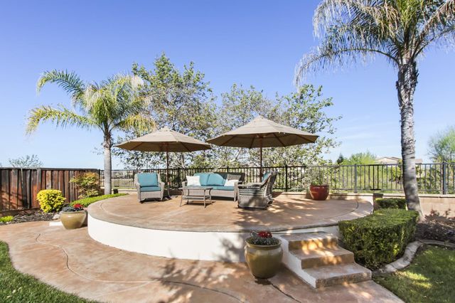 864 Spotted Pony Ln, Rocklin, CA 95765