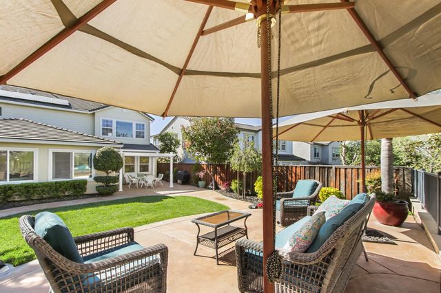 864 Spotted Pony Ln, Rocklin, CA 95765