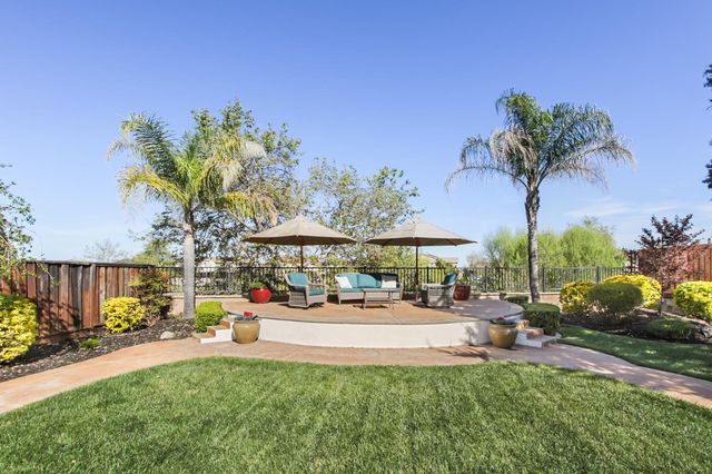 864 Spotted Pony Ln, Rocklin, CA 95765