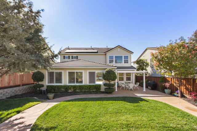 864 Spotted Pony Ln, Rocklin, CA 95765