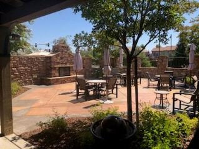 864 Spotted Pony Ln, Rocklin, CA 95765