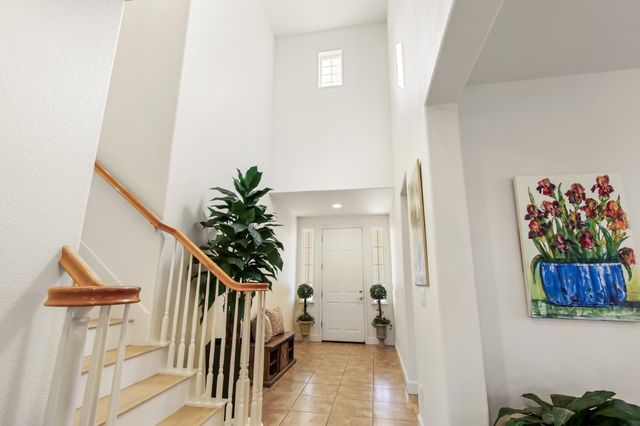 864 Spotted Pony Ln, Rocklin, CA 95765