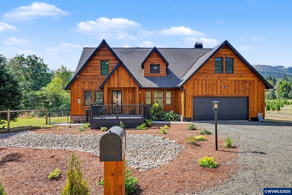 Image 1 of property listing at 20970 Gooseneck Rd, Sheridan, OR 97378