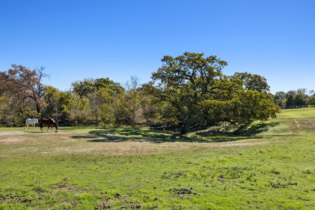 2212 Spring Hill Road, Aubrey, TX 76227