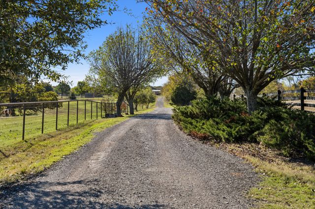 2212 Spring Hill Road, Aubrey, TX 76227