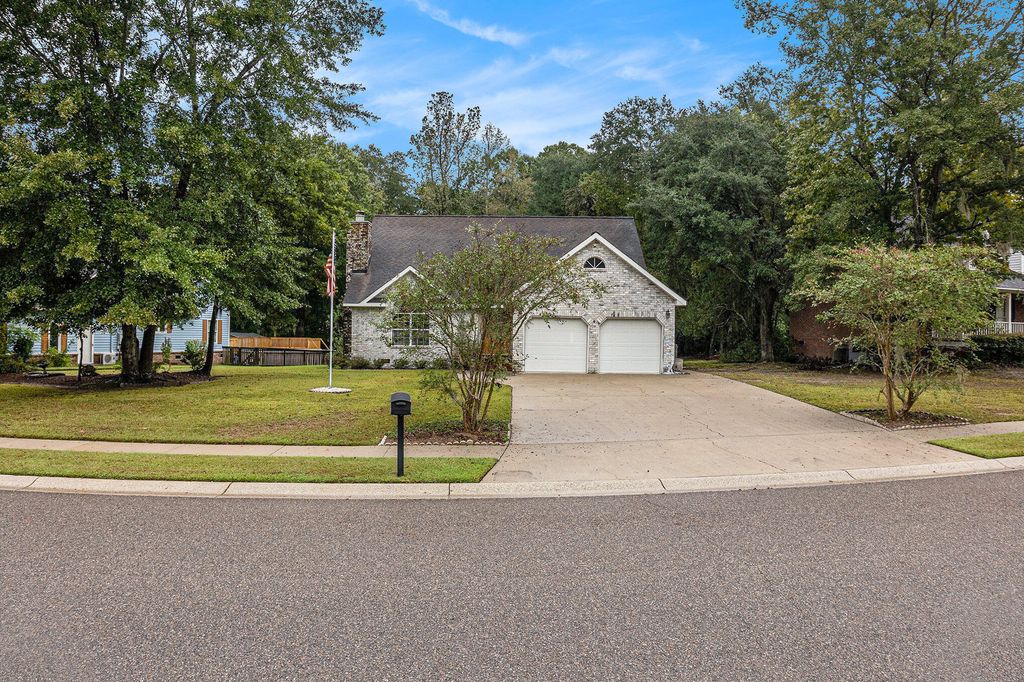 1530 Sterling Oaks Drive, Moncks Corner, SC 29461