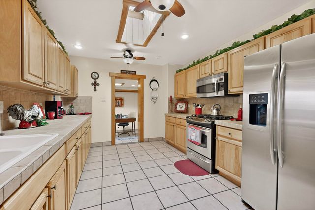 704 Tyler Road NW, Los Ranchos, NM 87107