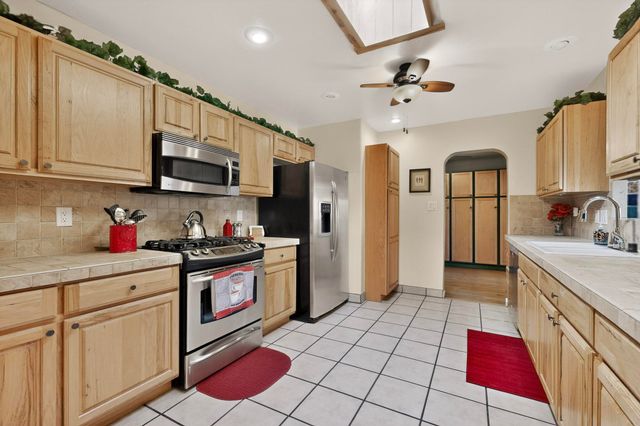 704 Tyler Road NW, Los Ranchos, NM 87107