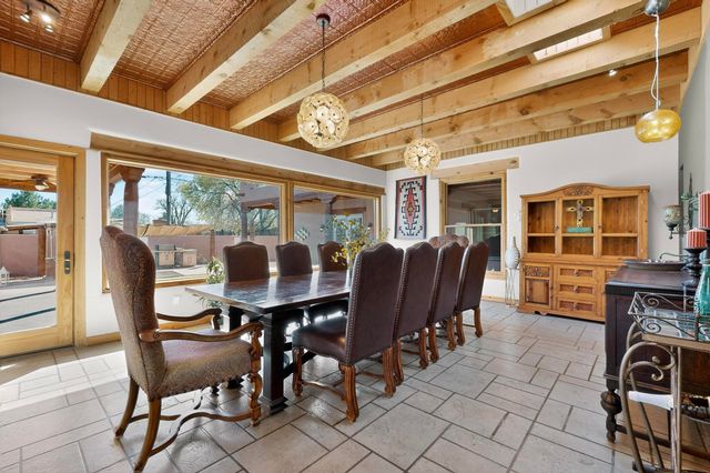 704 Tyler Road NW, Los Ranchos, NM 87107