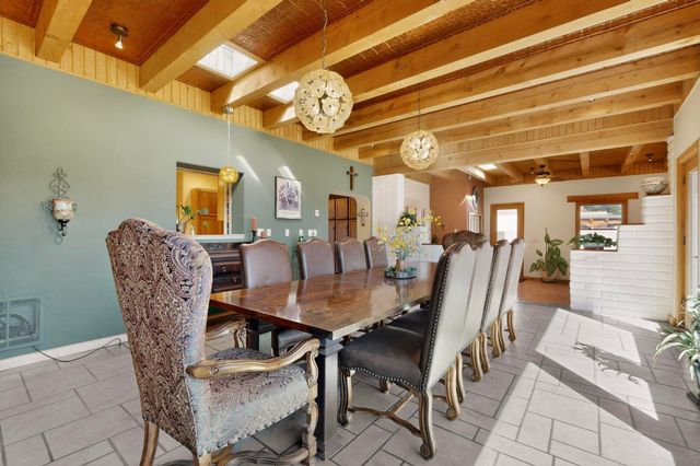 704 Tyler Road NW, Los Ranchos, NM 87107