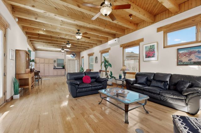 704 Tyler Road NW, Los Ranchos, NM 87107