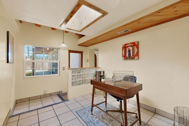 704 Tyler Road NW, Los Ranchos, NM 87107