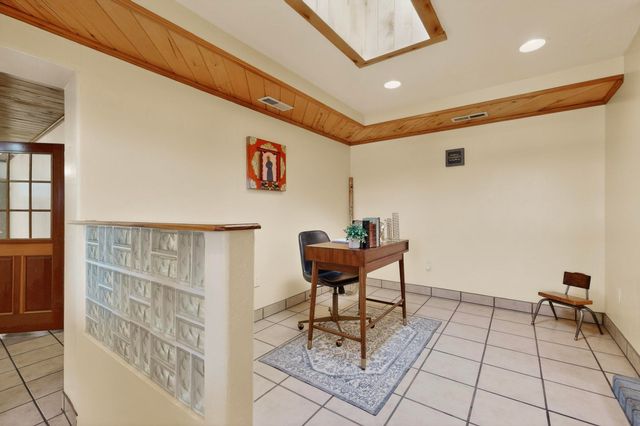 704 Tyler Road NW, Los Ranchos, NM 87107