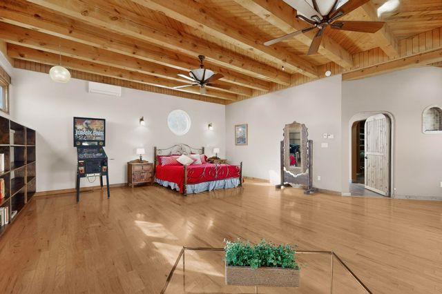 704 Tyler Road NW, Los Ranchos, NM 87107