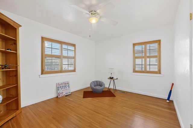 704 Tyler Road NW, Los Ranchos, NM 87107