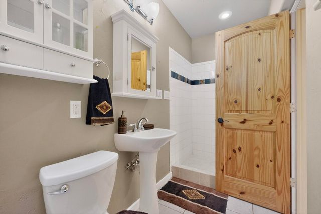 704 Tyler Road NW, Los Ranchos, NM 87107