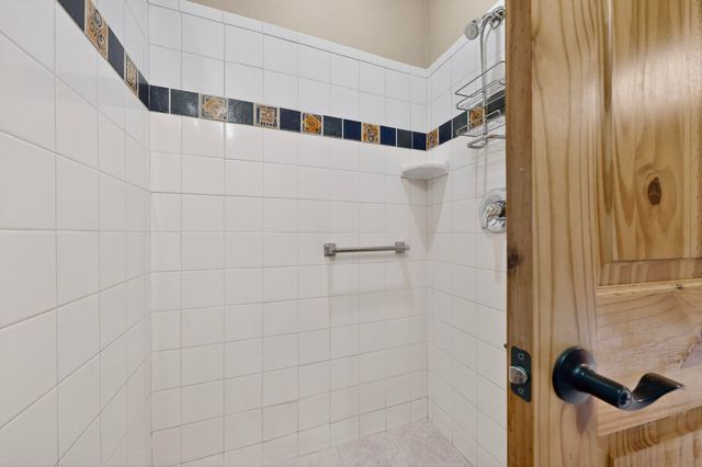 704 Tyler Road NW, Los Ranchos, NM 87107