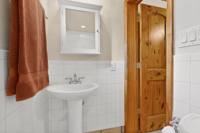 704 Tyler Road NW, Los Ranchos, NM 87107