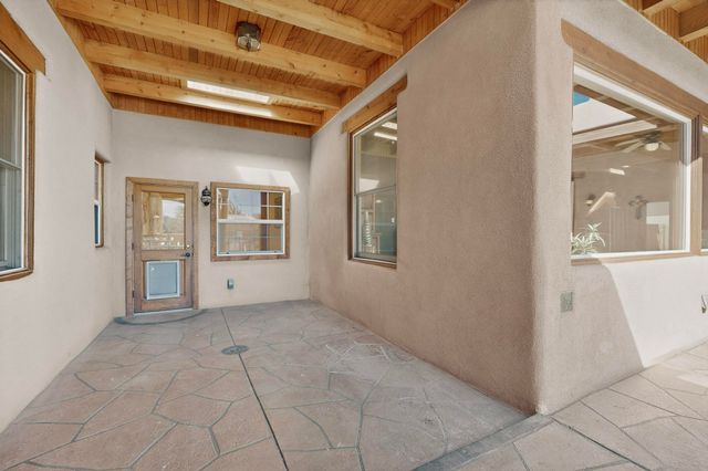 704 Tyler Road NW, Los Ranchos, NM 87107