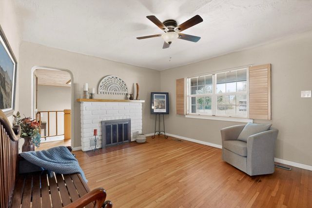 704 Tyler Road NW, Los Ranchos, NM 87107