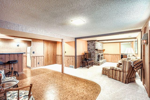 6016 79th Avenue N, Brooklyn Park, MN 55443