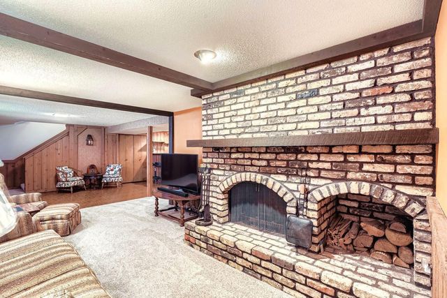 6016 79th Avenue N, Brooklyn Park, MN 55443