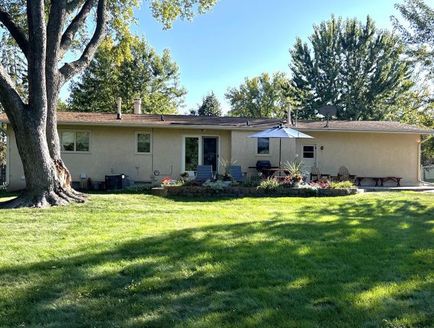 6016 79th Avenue N, Brooklyn Park, MN 55443