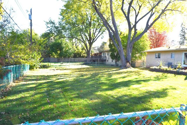 6016 79th Avenue N, Brooklyn Park, MN 55443