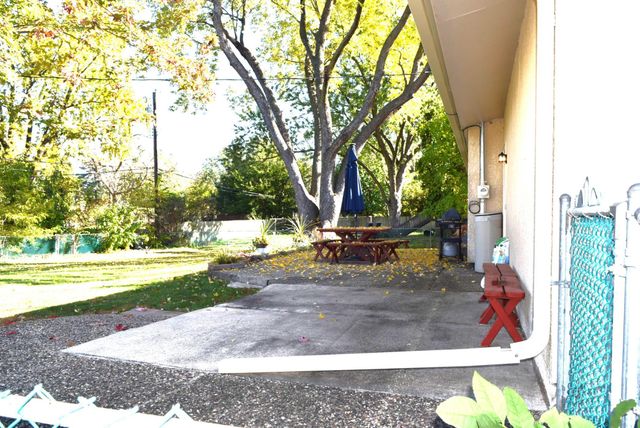 6016 79th Avenue N, Brooklyn Park, MN 55443