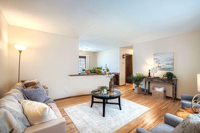 6016 79th Avenue N, Brooklyn Park, MN 55443