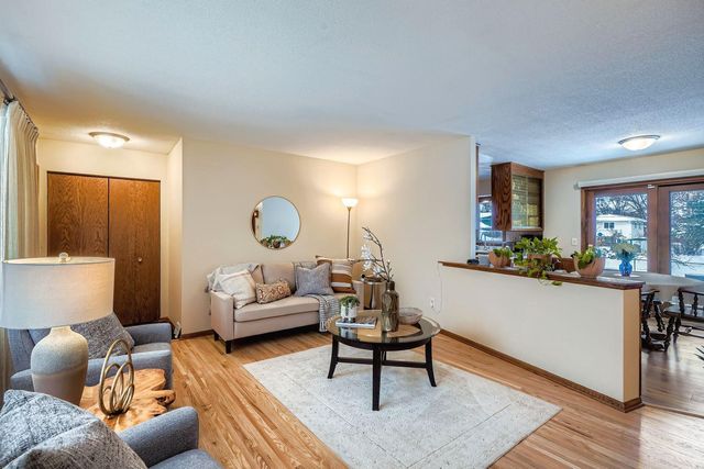 6016 79th Avenue N, Brooklyn Park, MN 55443