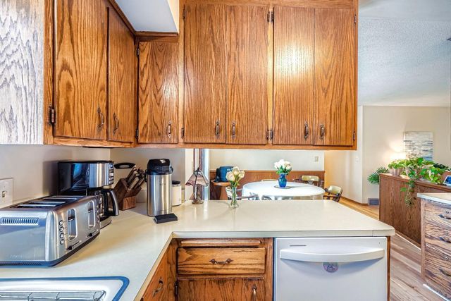 6016 79th Avenue N, Brooklyn Park, MN 55443