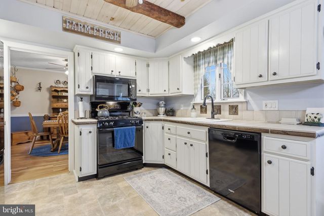 2232 SWAMP RD, Fountainville, PA 18923
