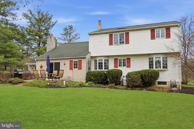 2232 SWAMP RD, Fountainville, PA 18923
