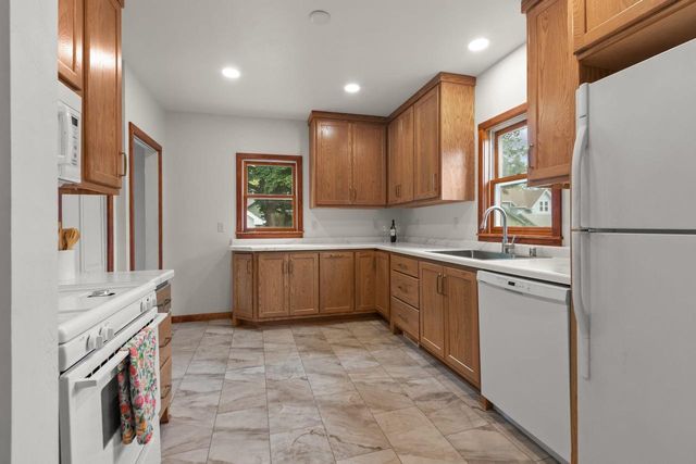 120 E COMMERCIAL STREET, Appleton, WI 54911