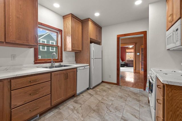 120 E COMMERCIAL STREET, Appleton, WI 54911