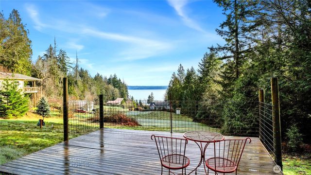 16518 34th Street Ct NW, Lakebay, WA 98349