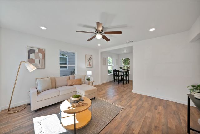 5028 Sherwood Drive, River Oaks, TX 76114