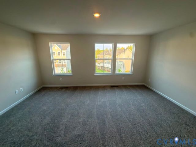 8760 Whitman Dr, Chesterfield, VA 23832