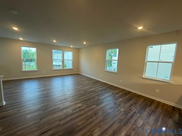 8760 Whitman Dr, Chesterfield, VA 23832