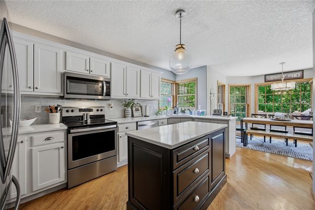 4000 Mehaffey Lane NE, Solon, IA 52333