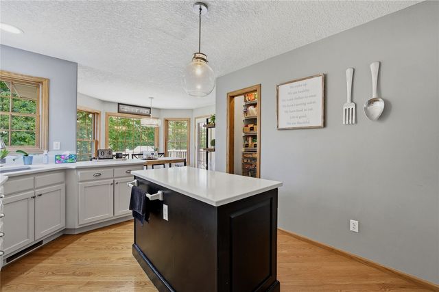 4000 Mehaffey Lane NE, Solon, IA 52333