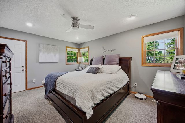 4000 Mehaffey Lane NE, Solon, IA 52333