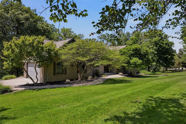4000 Mehaffey Lane NE, Solon, IA 52333