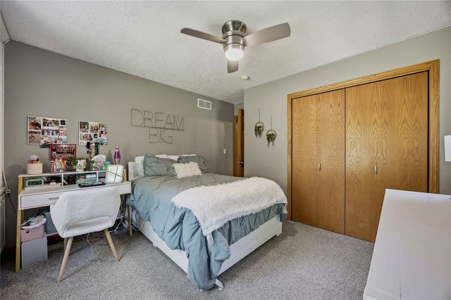 4000 Mehaffey Lane NE, Solon, IA 52333