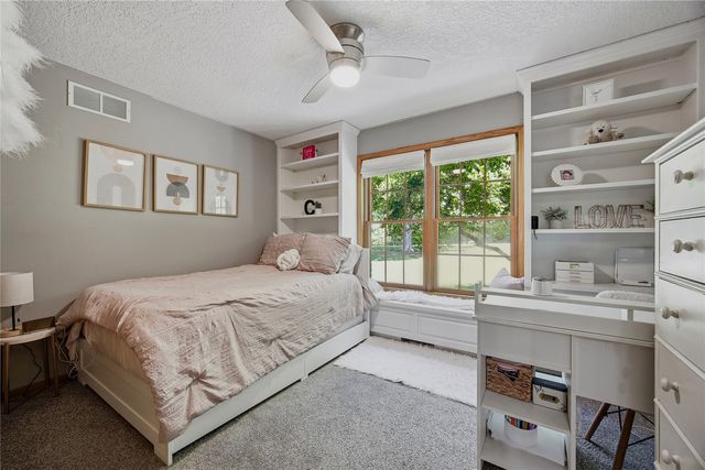 4000 Mehaffey Lane NE, Solon, IA 52333