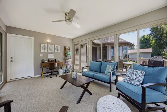 4000 Mehaffey Lane NE, Solon, IA 52333