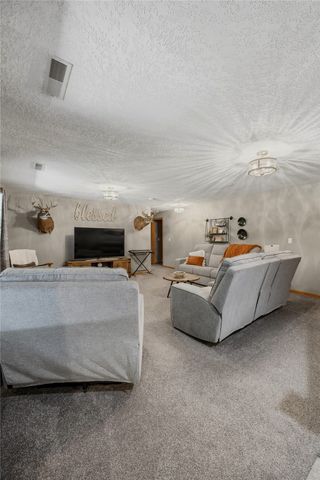 4000 Mehaffey Lane NE, Solon, IA 52333
