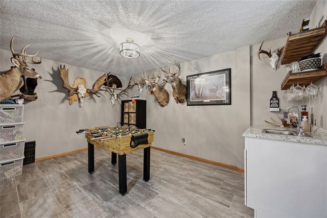 4000 Mehaffey Lane NE, Solon, IA 52333